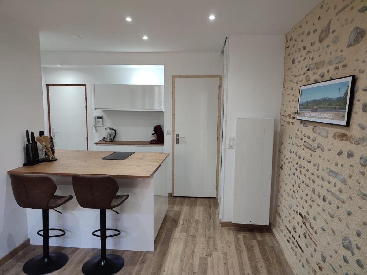 Studio De Charme En Pierres - Hyper Centre Appartement Pau Buitenkant foto